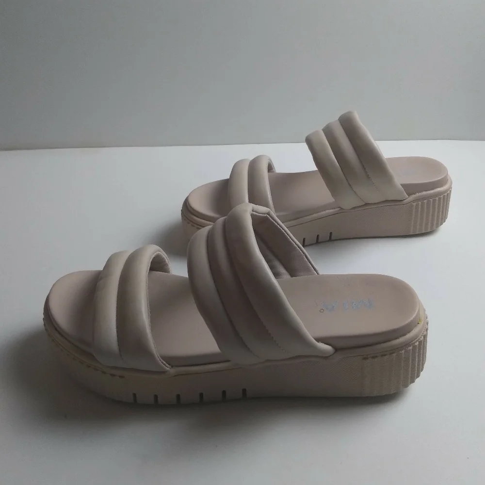 Mia  Lini Platform Beige Sandals size 7